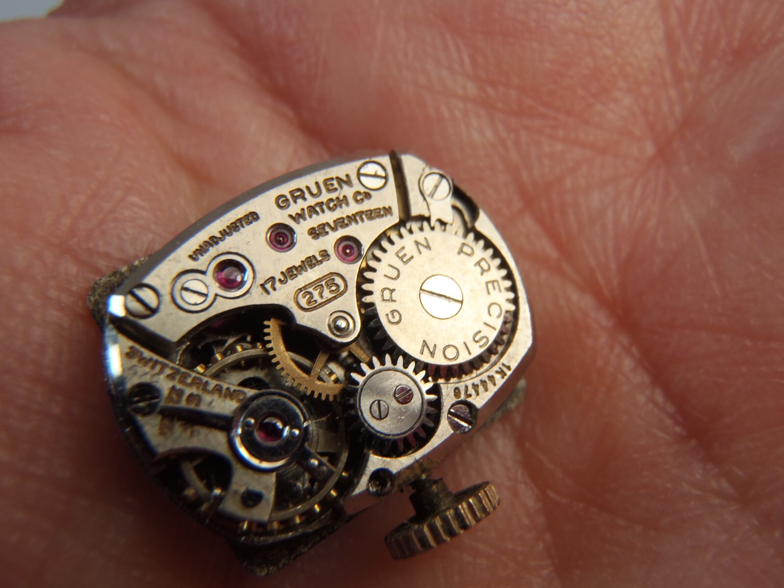 Gruen Precision 275 Watch Movement 17J Hand Winding for Repair or Parts