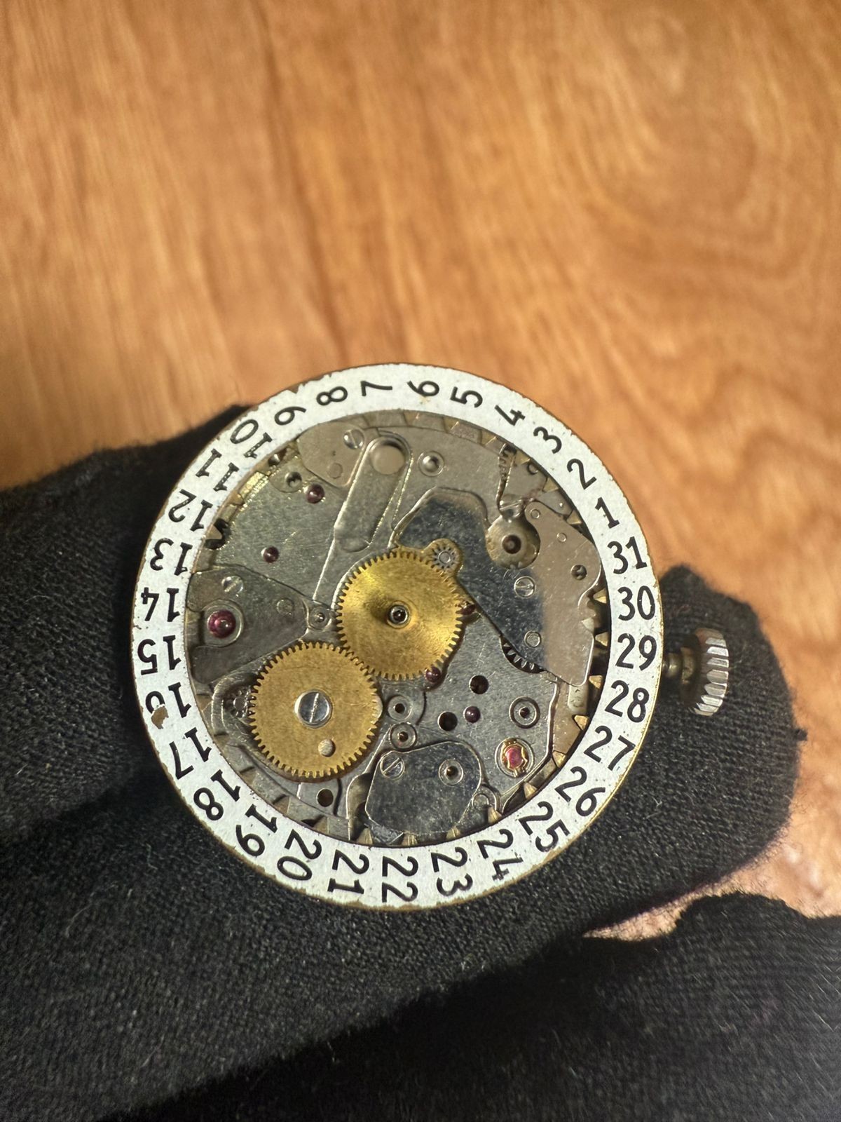 Universal Genève Microtor Automatic Movement With Crown