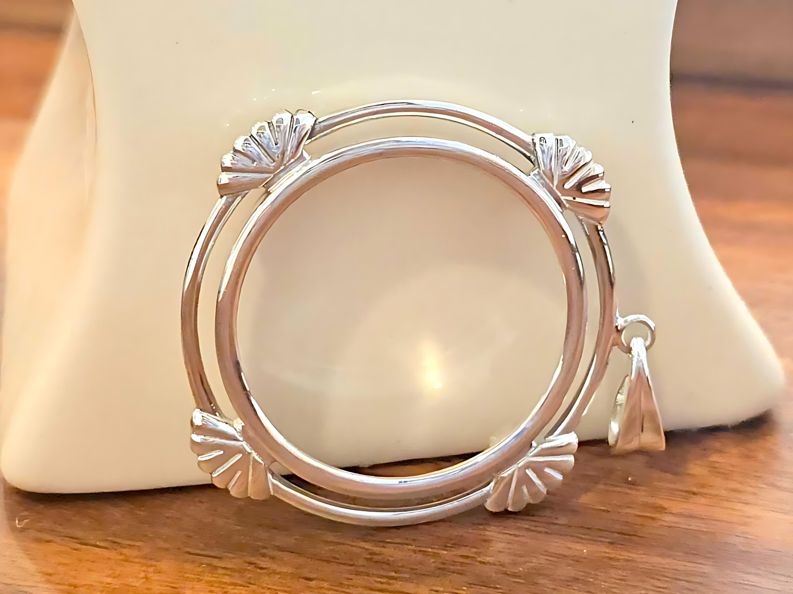 925 Sterling Silver Prong Back Clamshell Edge Bezel for 30mm 50 Cent Coins