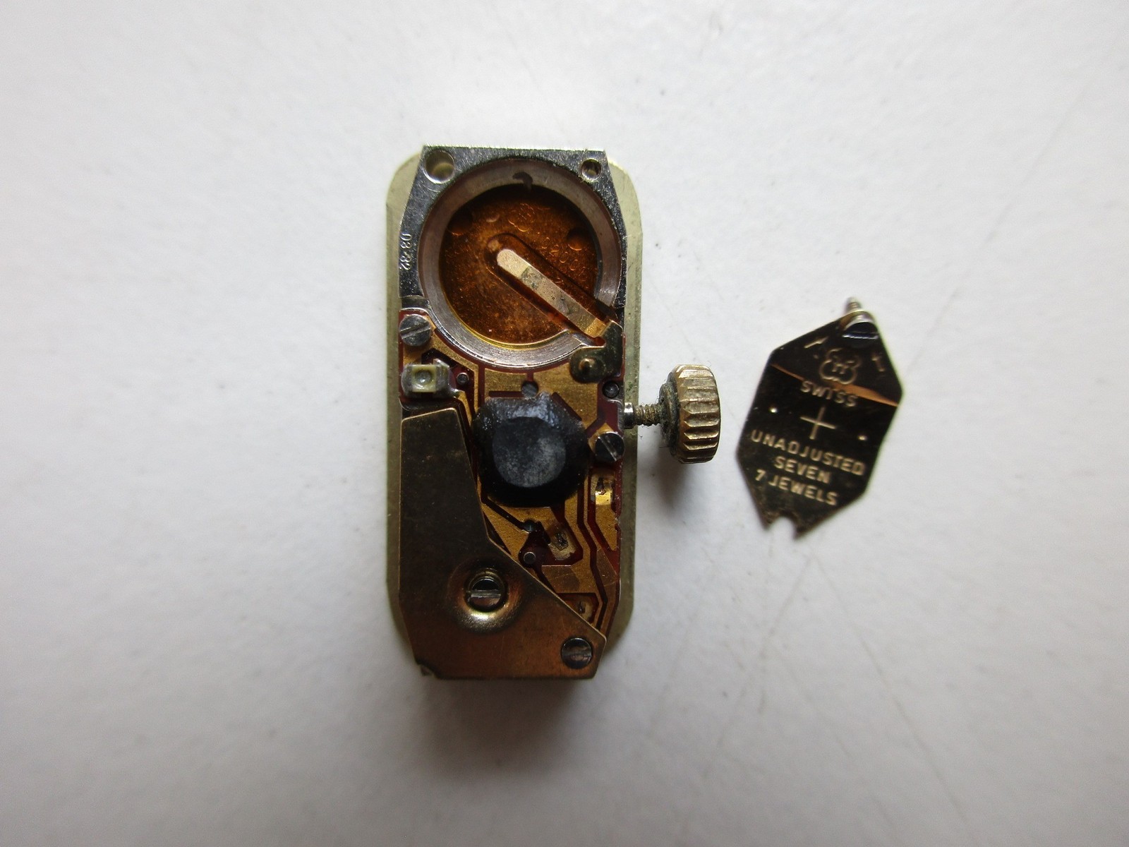 FHF cal. 102.001 Swiss quartz vintage watch movement – running