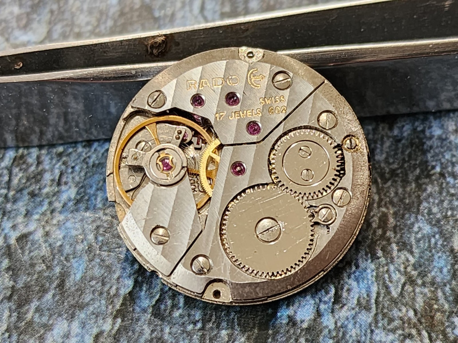 Vintage Rado 602 ( cal. ETA / P7001 7001 Swiss Movement) balance ok for parts.