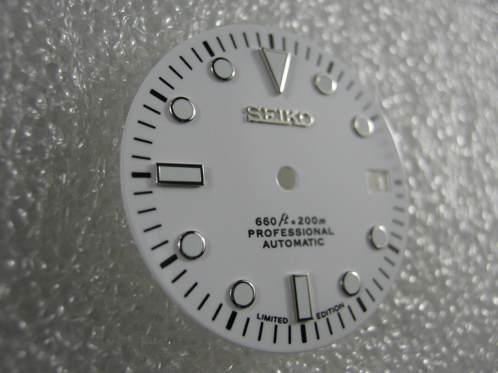 New REPLACEMENT GLOSSY WHITE DATE Dial for 7S26 / NH35 / NH36 / 4R35 / 4R36