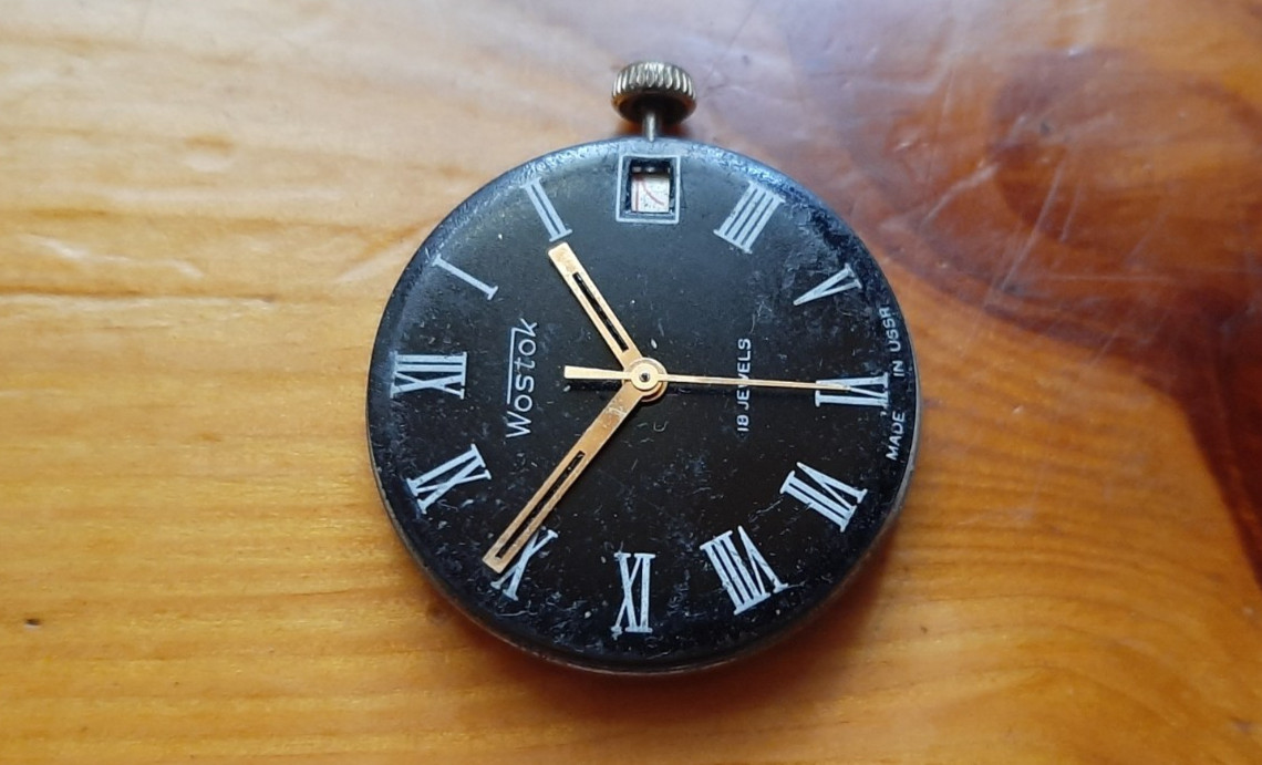 Old Soviet men’s watch mechanism USSR Wostok 2214. not work