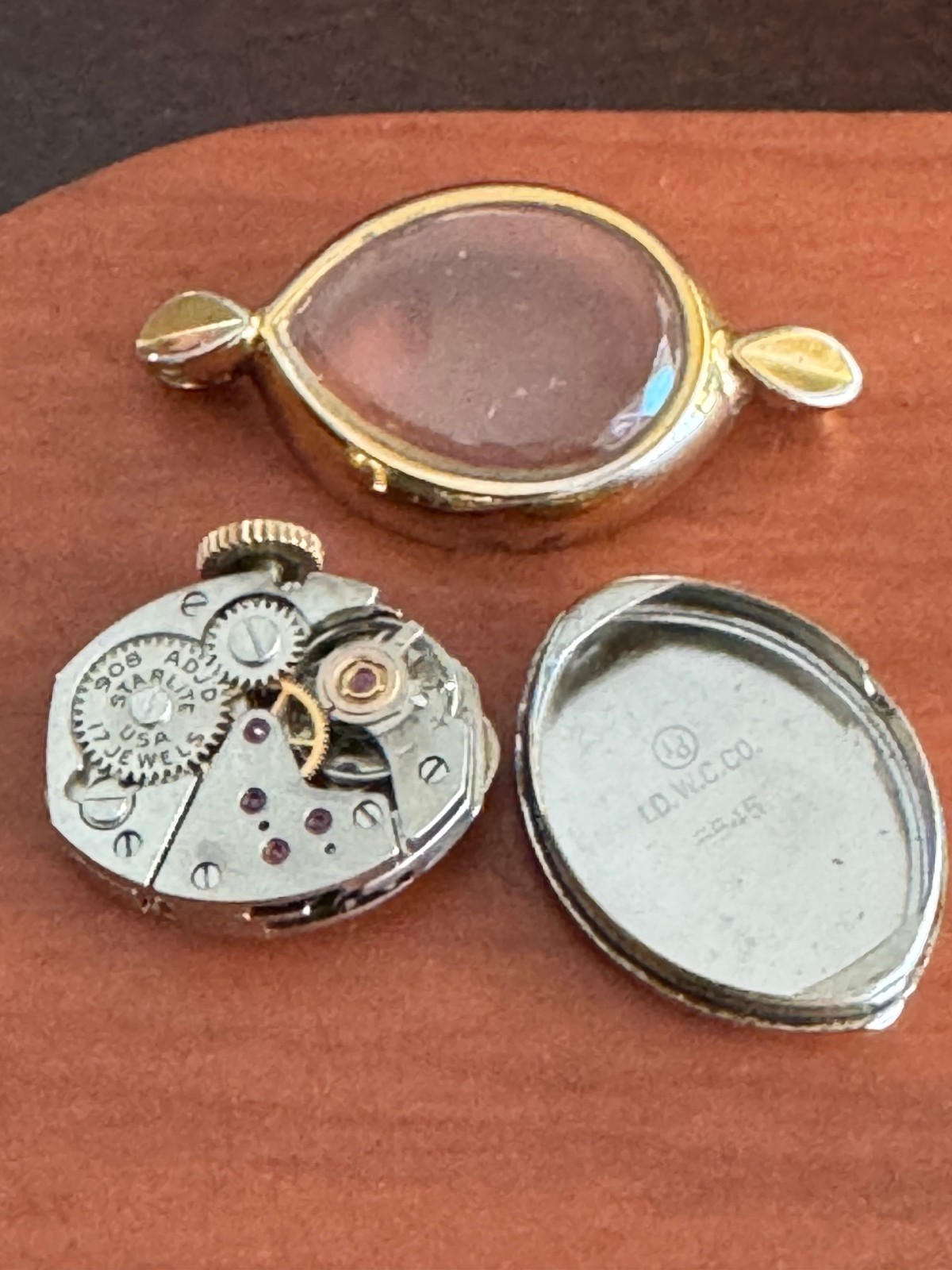 VINTAGE LADIES ELGIN STARLITE WRISTWATCH MOVEMENT CAL. 908 KEEPING TIME