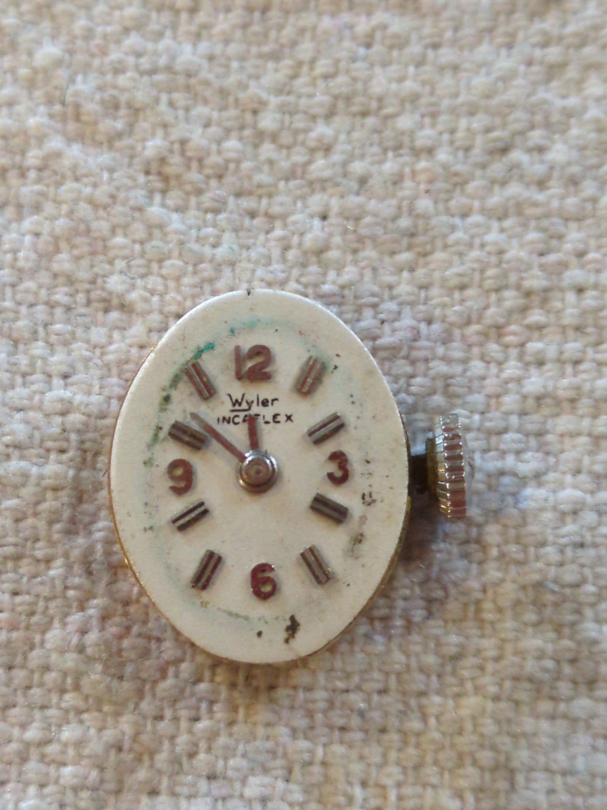 Lot of 9 Vintage Ladies Dress Watch Movements For Parts or Repairs. See Pictures