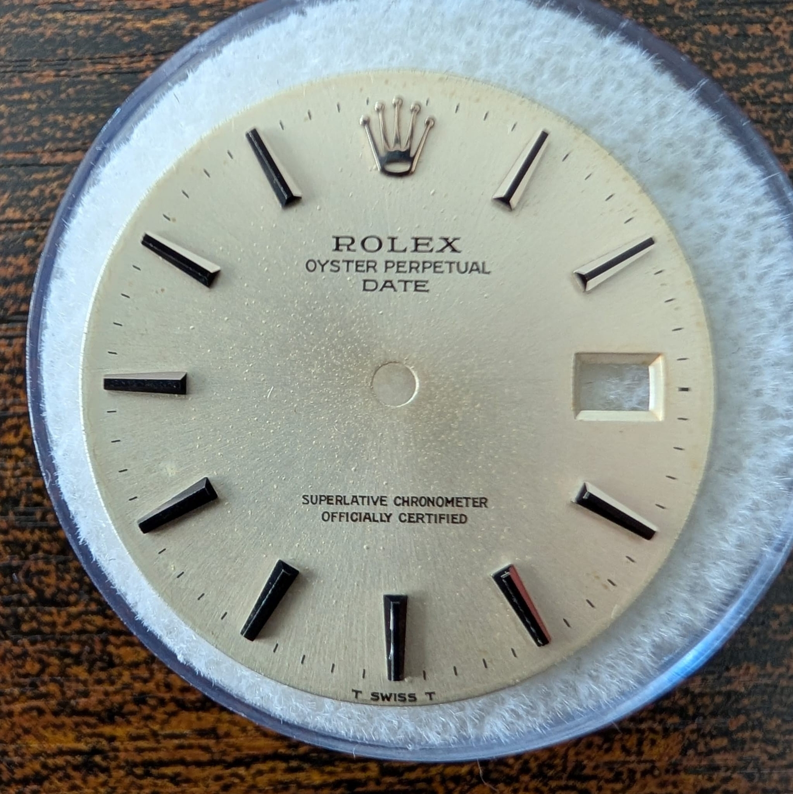 ROLEX OYSTER PERPETUAL DATE 34MM NON-QUICK DIAL – FAIR CONDITION 1500/1501