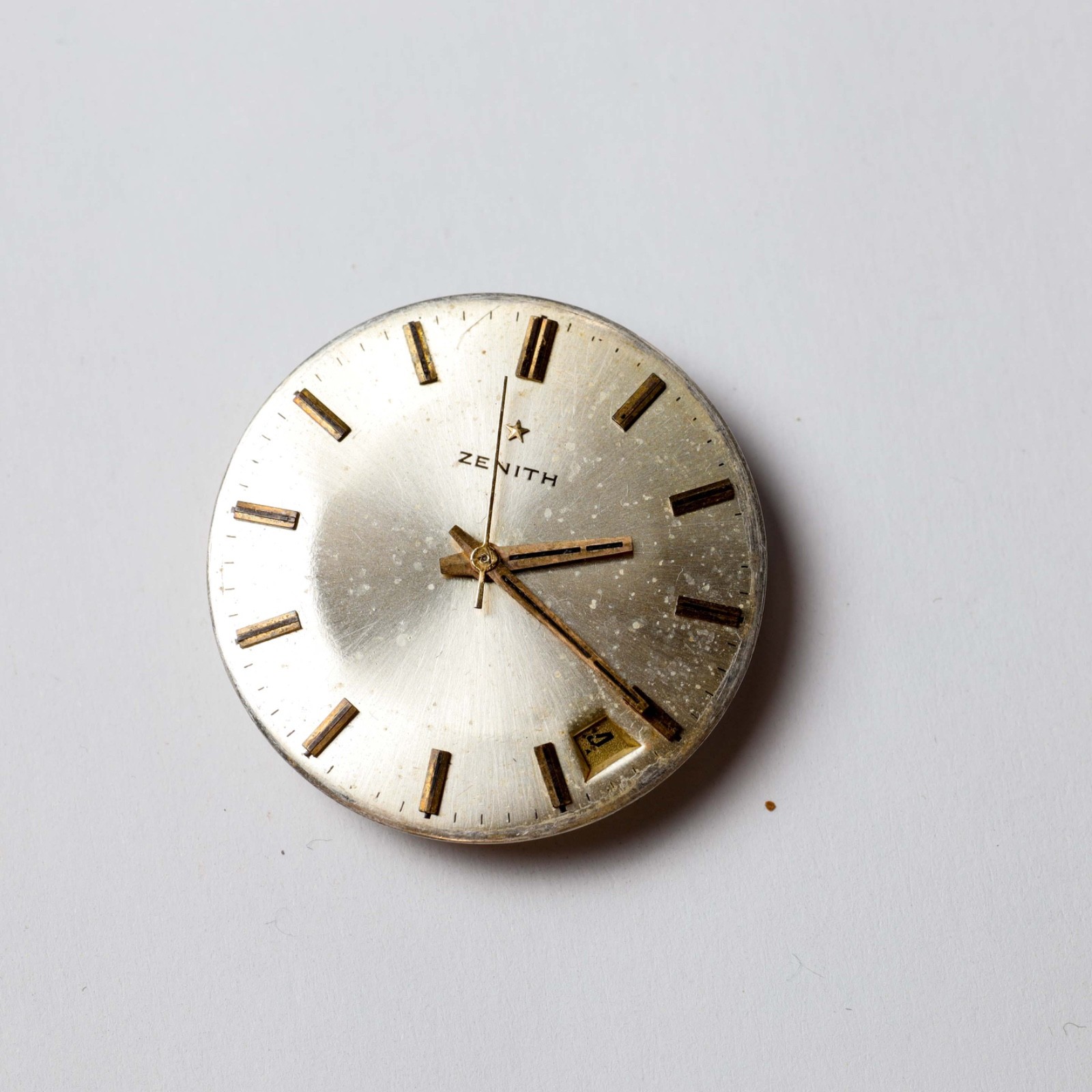 Zenith 2542 PC MOVEMENT for parts or parts with dial and hands