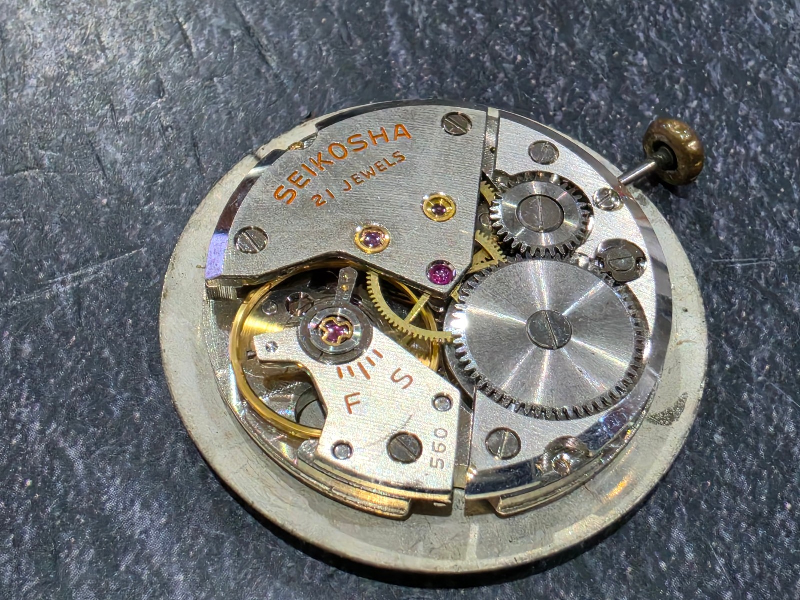 Vintage Antique Seikosha Seiko Made In Japan Hand-Wound Movement 560 running.