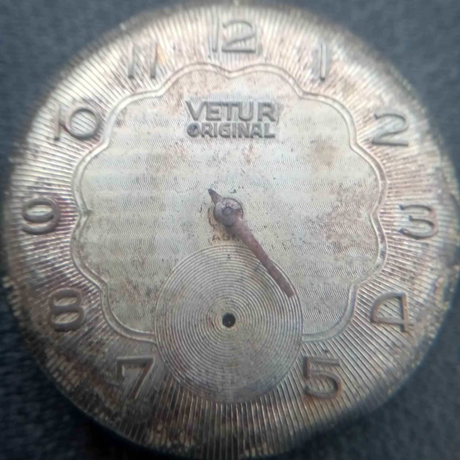Super Rare Vetur Original Vintage Swiss 17 jewels Movement for parts or repair