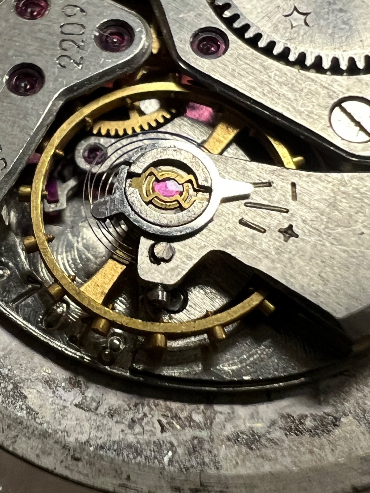 VINTAGE Vostok Wostok Cal. 2209 USSR SOVIET watch Movement. FOR PARTS