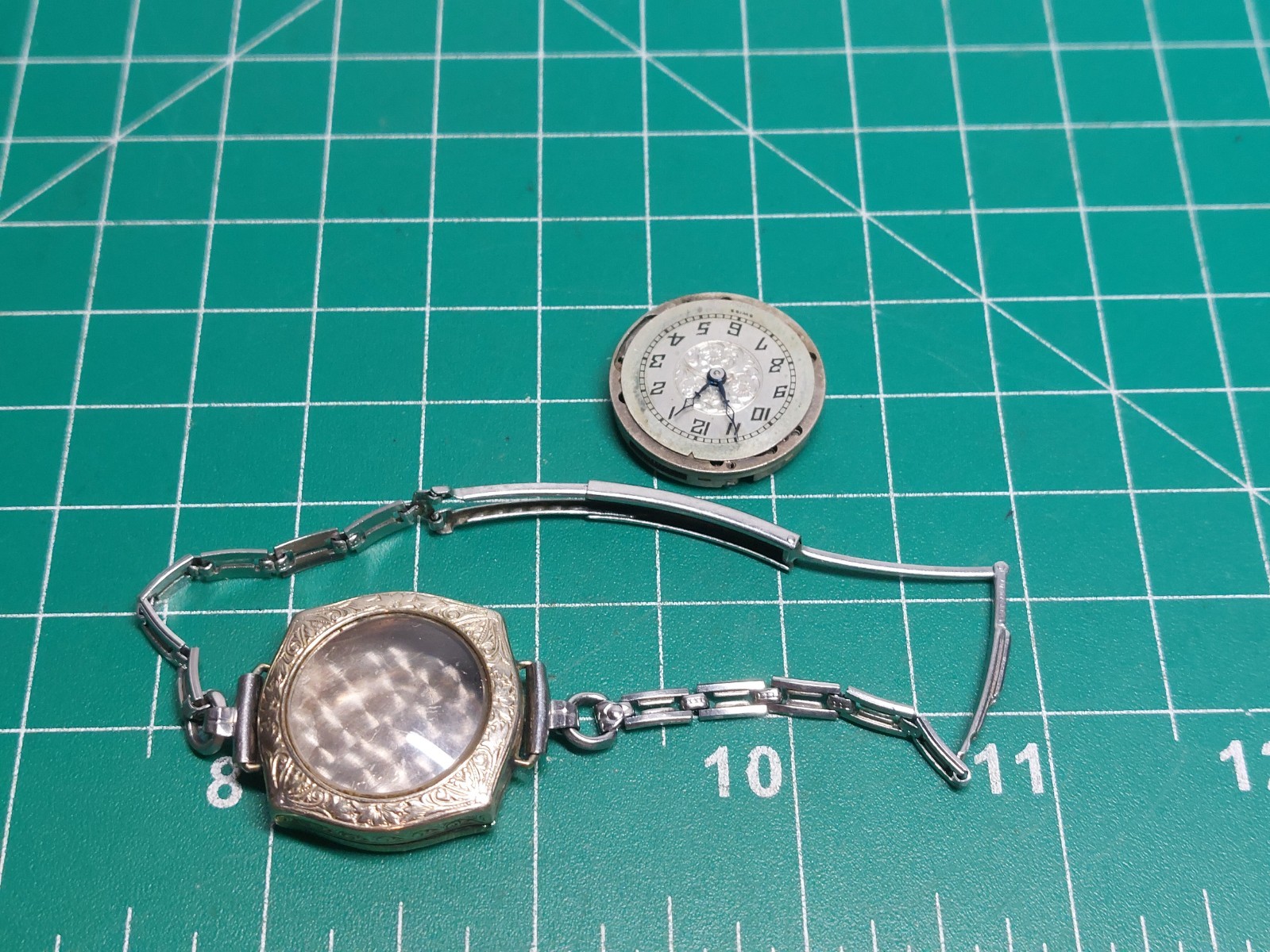 Vintage Exello 16 jewel watch movement For Parts w 14k Gold Filled Case