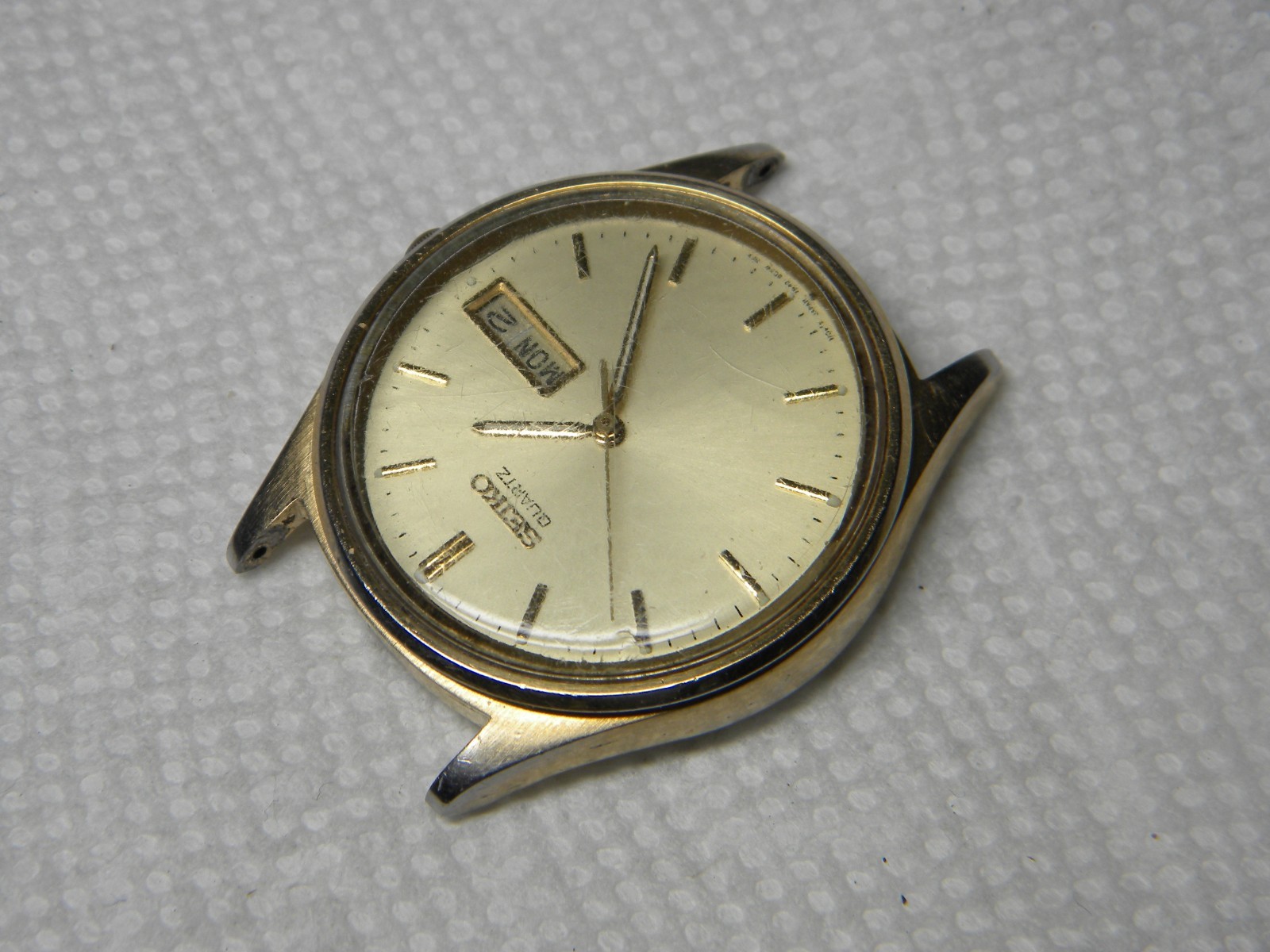 Seiko Case Quartz 8123-6009 & Seiko Quartz Wrist Watch 7N43-8A39 NoRun Parts