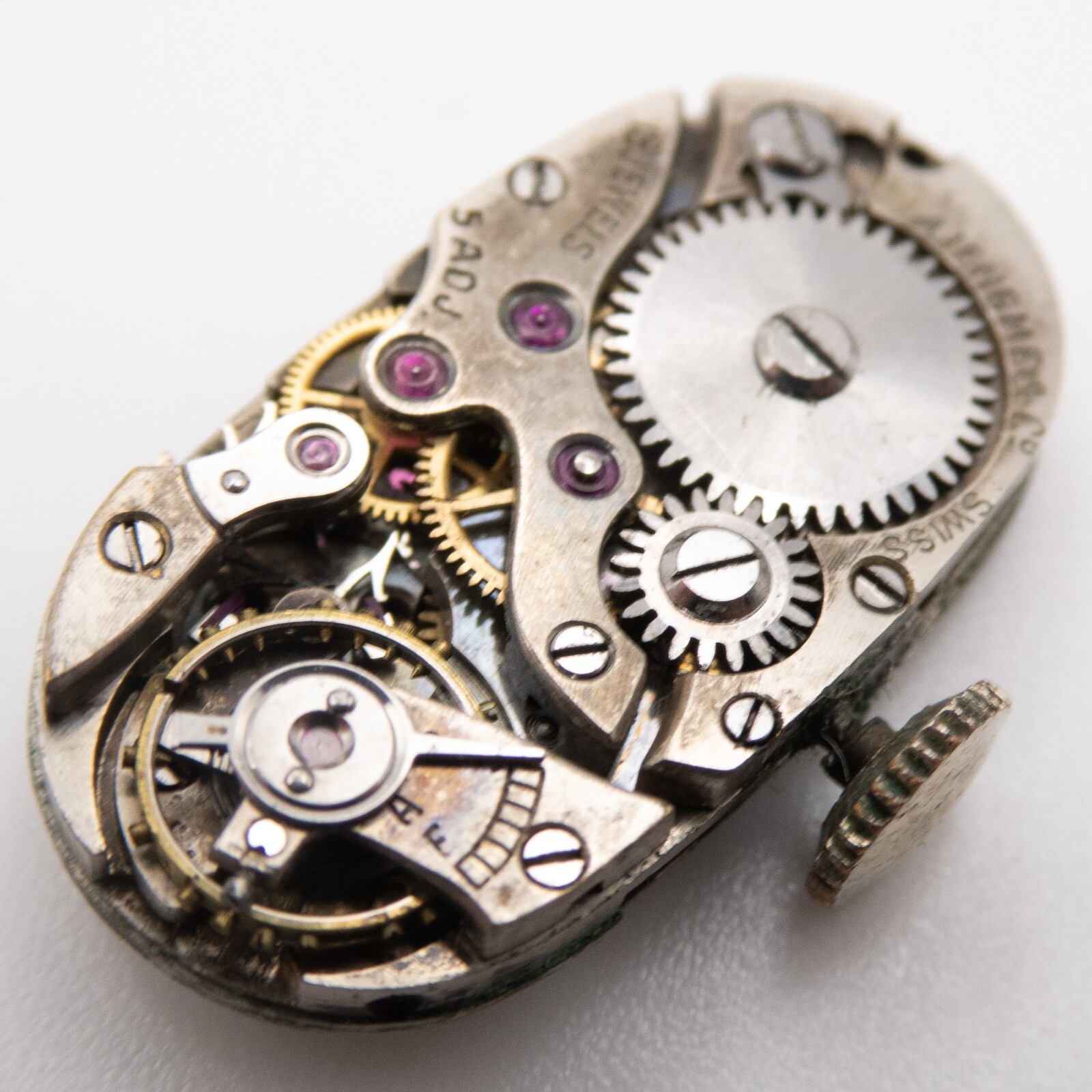 Vintage Liengme & Co. 23.5 x 12.5 x 4.4 mm 18-Jewel 5-Adj Wristwatch Movement
