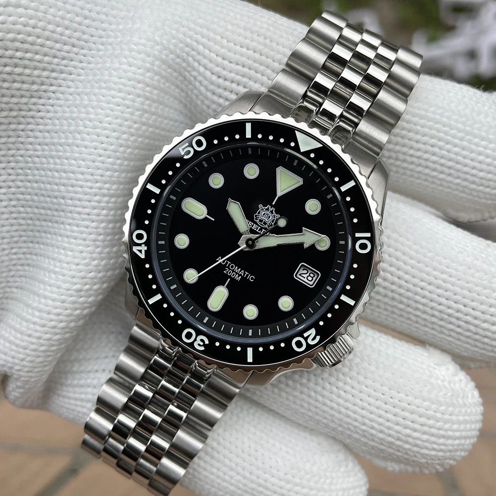 “Stunning Men’s Dive Watch with Japan NH35 Automatic Movement, Ceramic Bezel, an