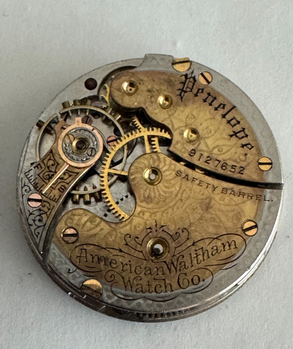 VINTAGE 0 SIZE WALTHAM POCKET WATCH MOVEMENT GR. PENELOPE SEASIDE KEEPING TIME
