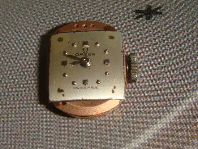 Vintage Omega calibre 212 hand wound watch movement project parts project runs