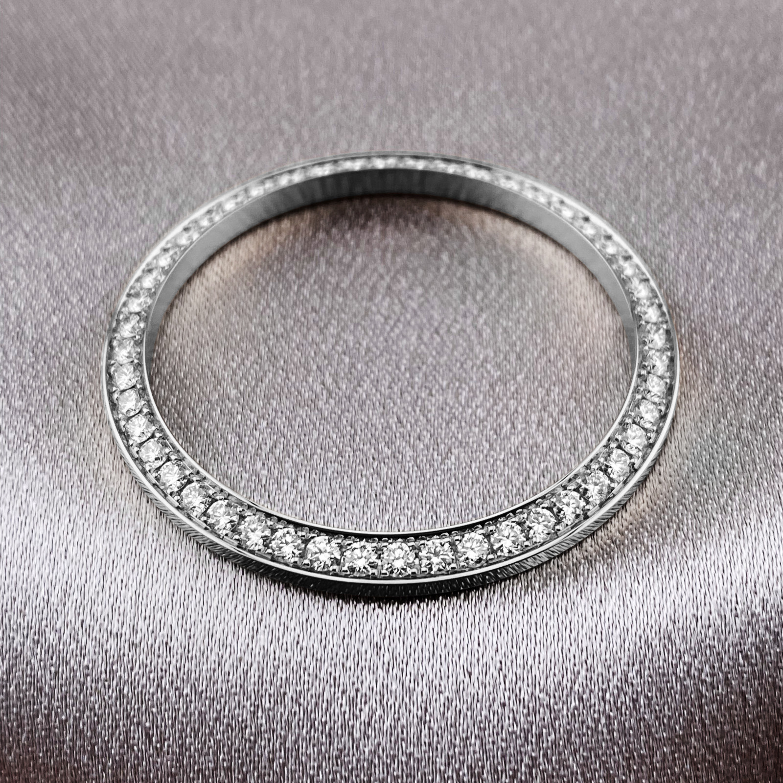 CUSTOM DIAMOND BEZEL 2.20 CTS. STAINLESS FOR ROLEX DATEJUST 40-41 MM REF. 126300