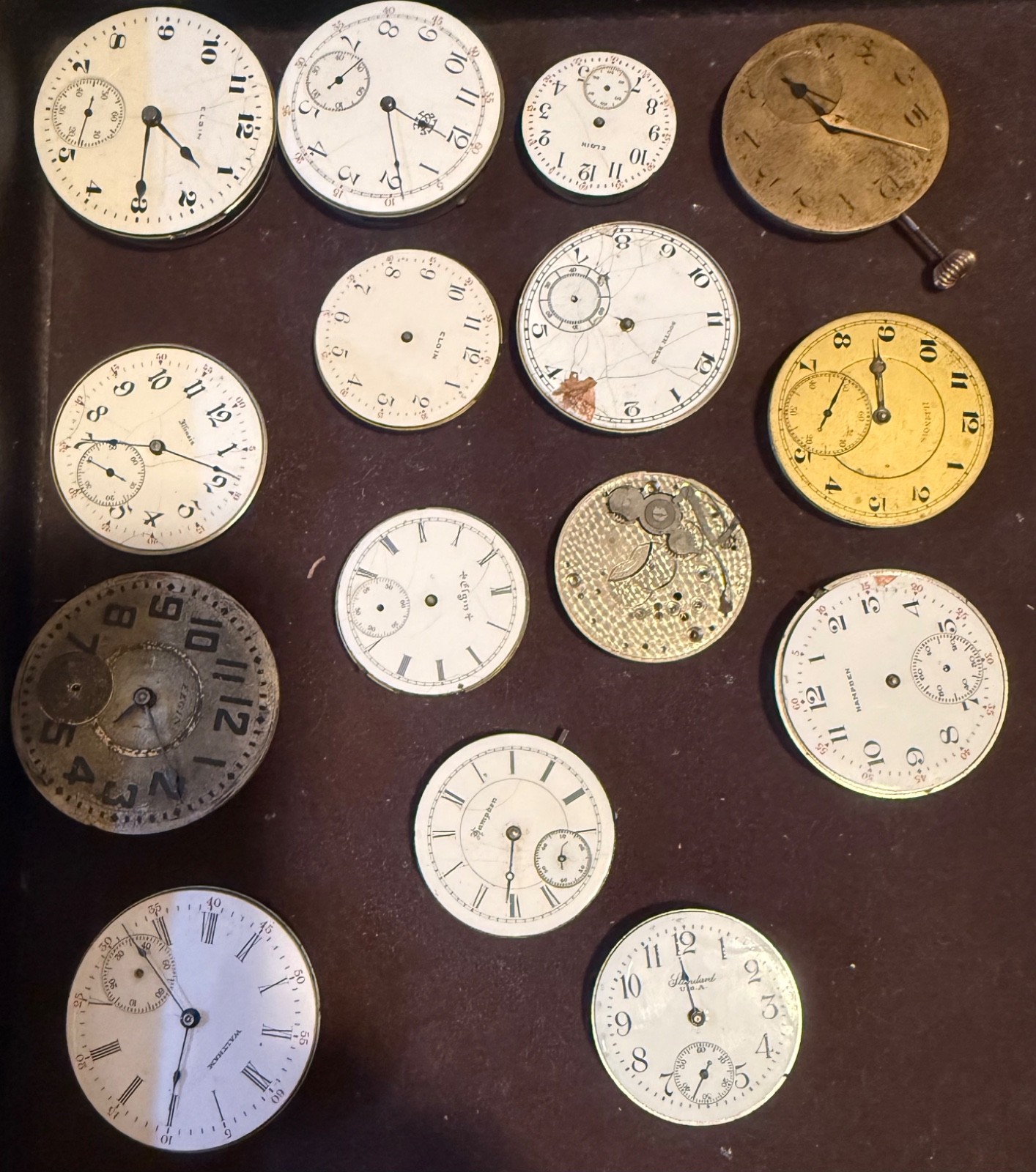 ANTIQUE LOT 15 DIFFERENT NAMES & SIZES POCKET WATCH MOVEMENT SELLING AS IS PARTS
