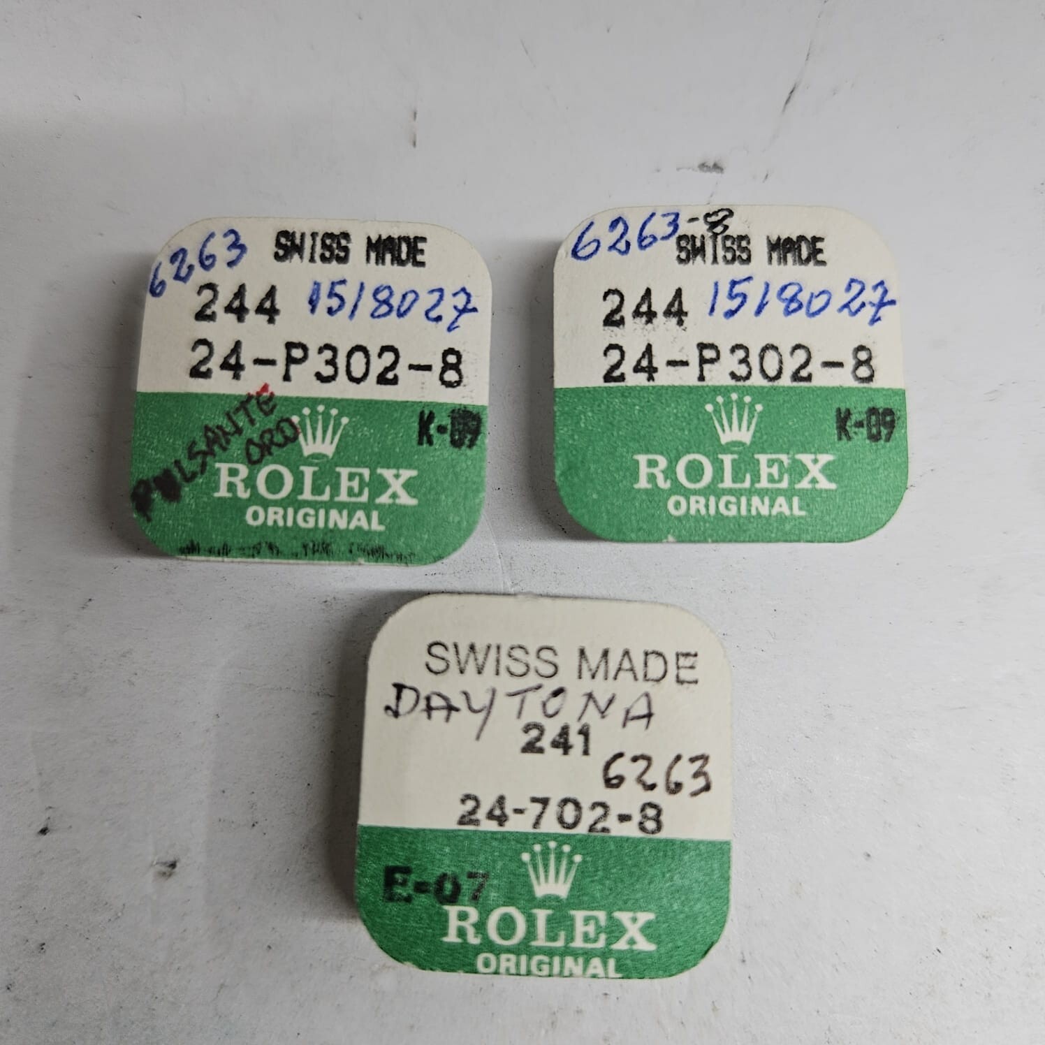 ROLEX DAYTONA 6263-6265 18KT GOLD TRIPTYCH – NO.2 BUTTONS + NO.1 WINDING CROWN
