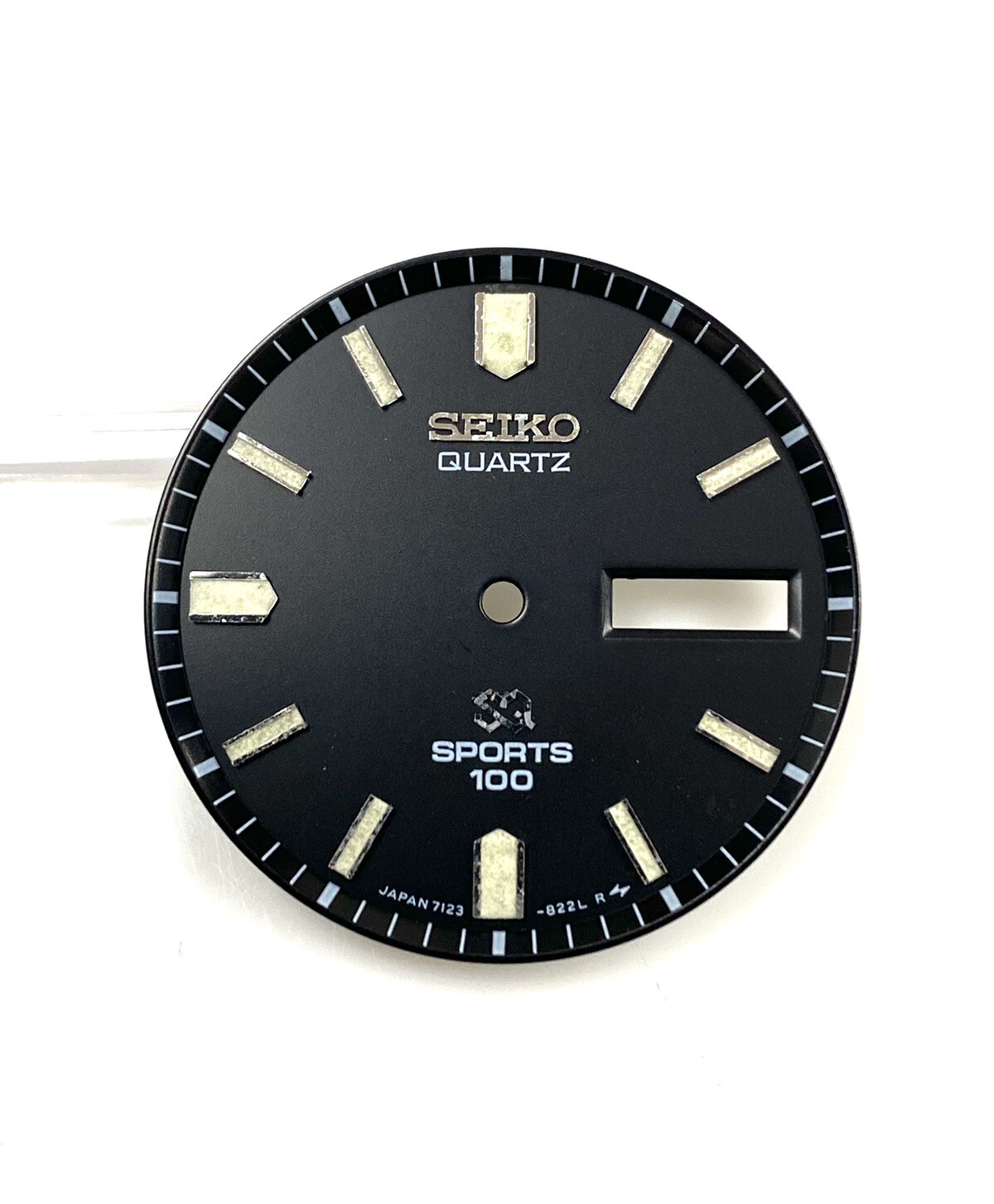 Genuine Seiko Quartz Sport Black 28.5mm Day/Date Dial 7123-8210, 822L