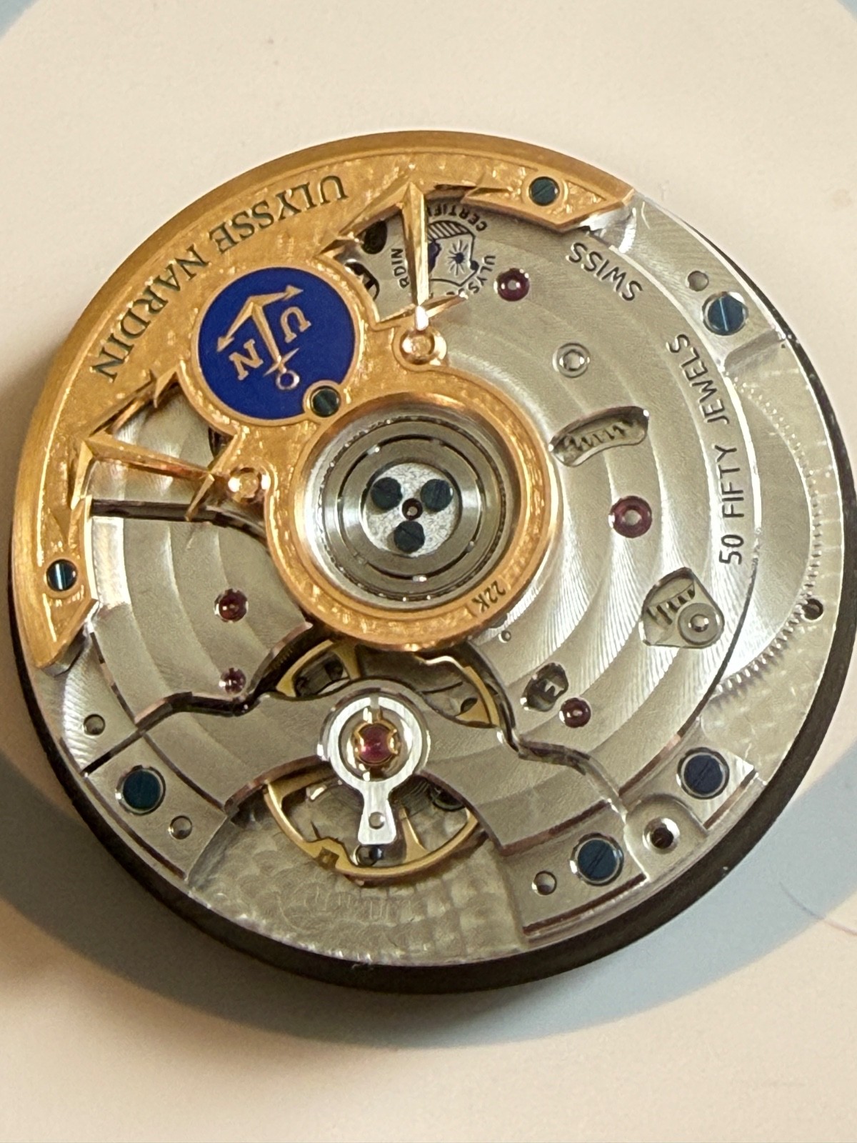 Ulysse Nardin caliber UN-118 Automatic 50 jewels 22k rotor working power reserve