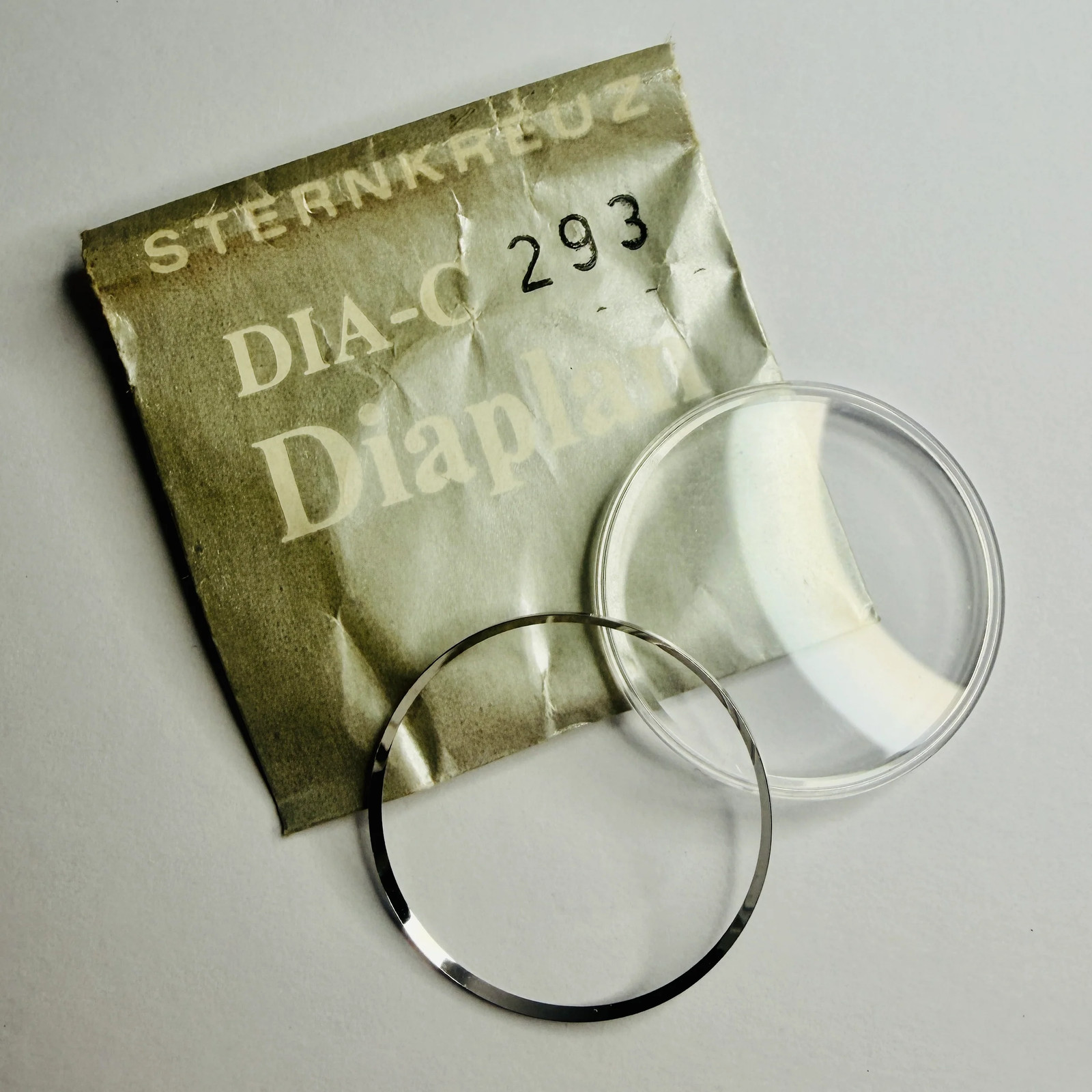 Round Flat Top Silver Ring – Sternkreuz Acrylic Watch Crystals – New Old Stock