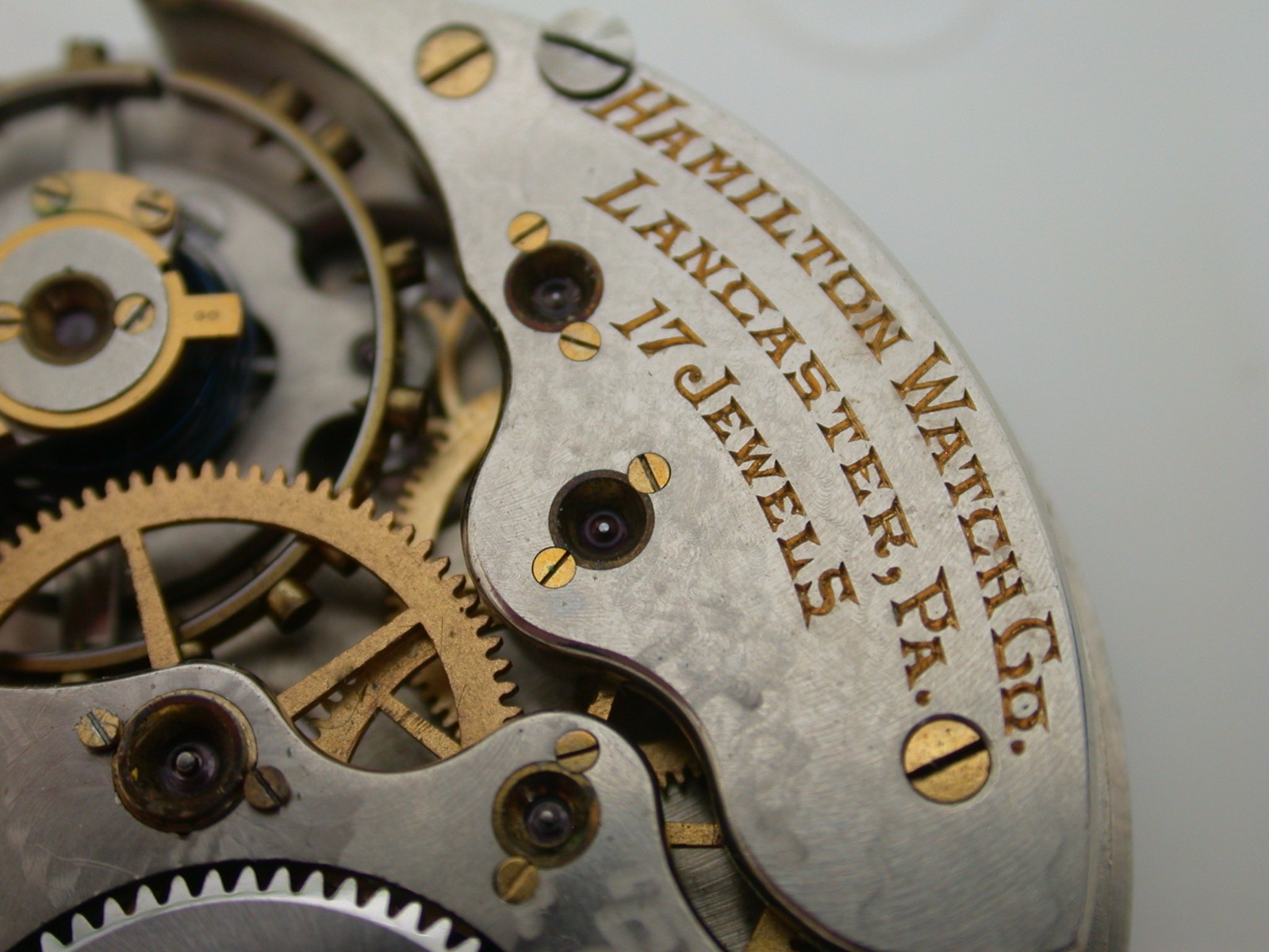 HAMILTON GRADE 974, SIZE 16, 17 JEWEL MOVEMENT – 39MR13