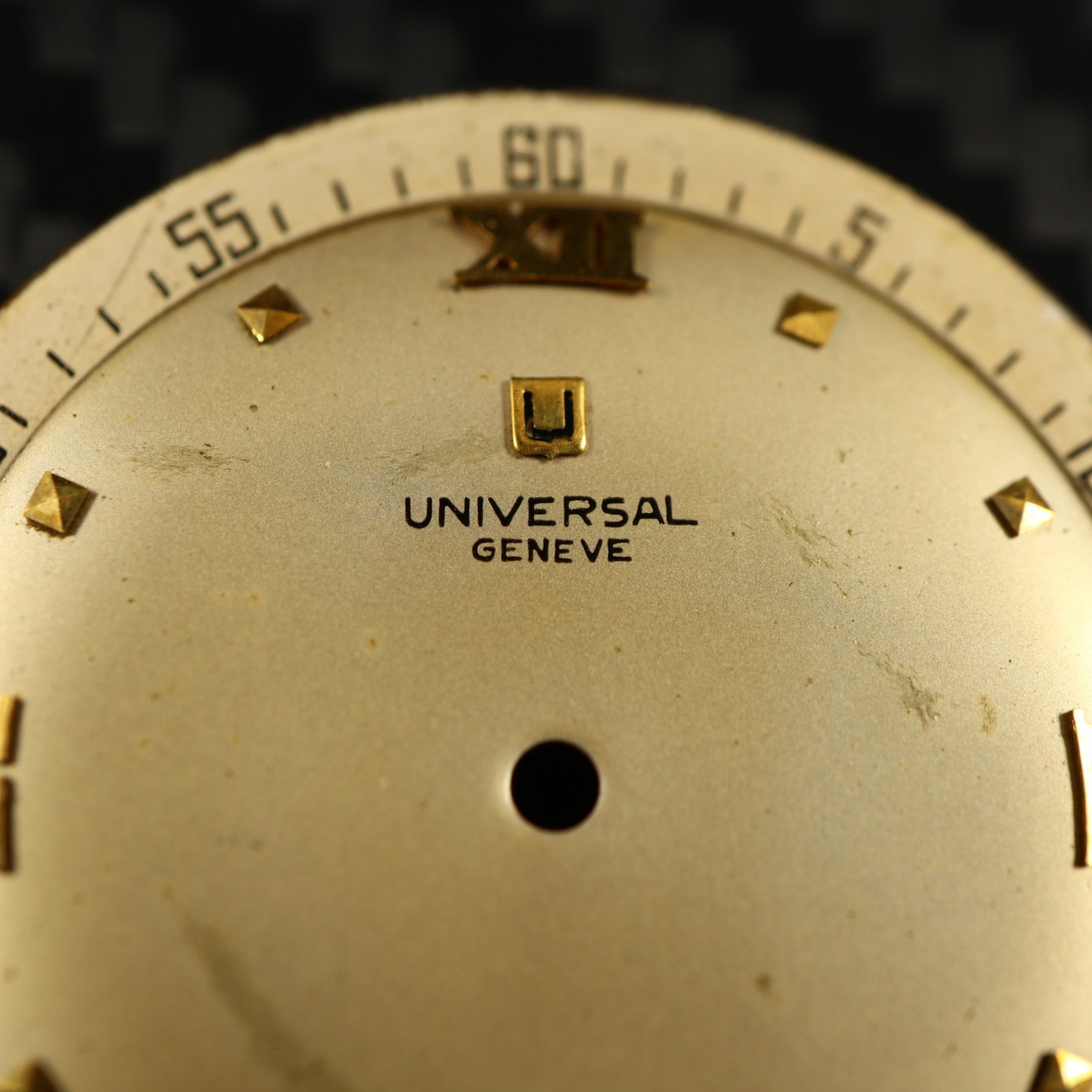 UNIVERSAL GENEVE 332 Cream Dial & Hands Swiss Made 30.2MM