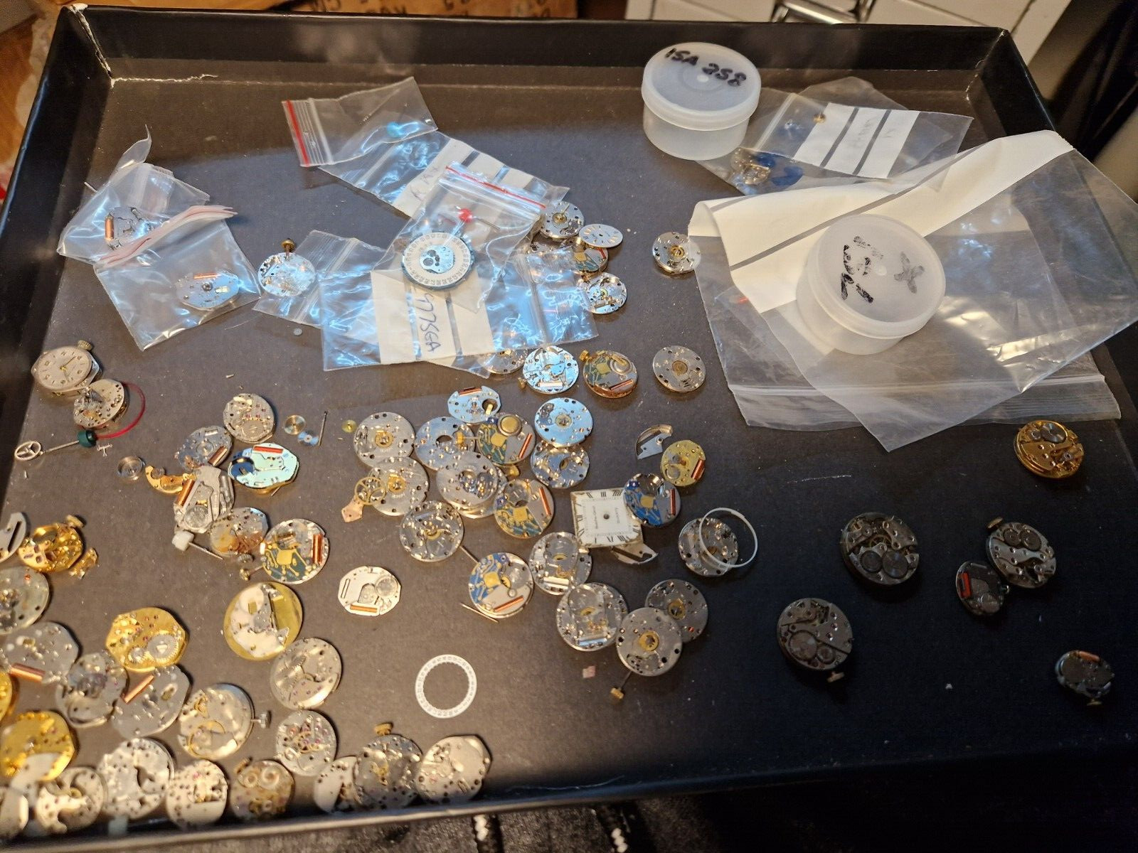 vintage watchmakers lot mostly ladies quartz movements and parts wholesale