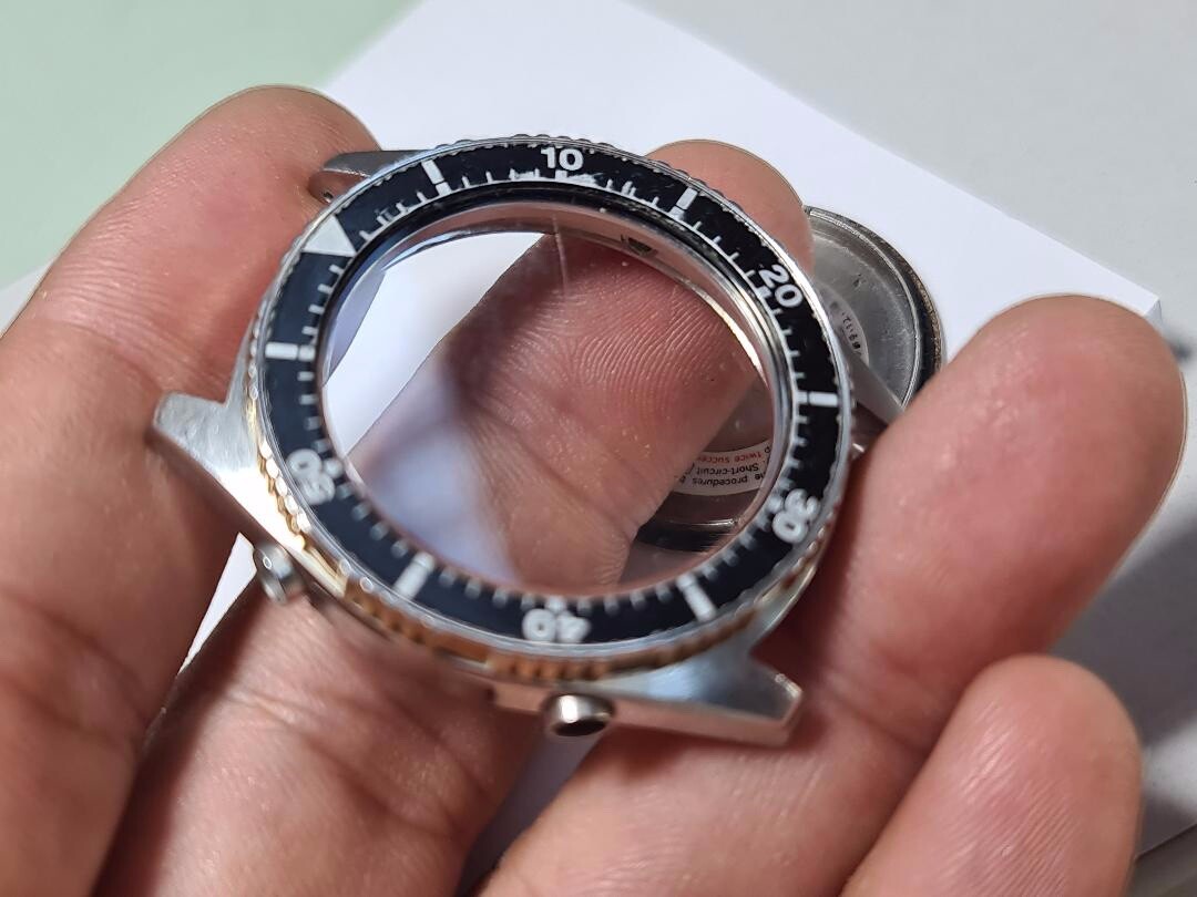 GENUINE USED COMPLETE CASE WITH ROTATING BEZEL SEIKO AVENUE 8M26-6000