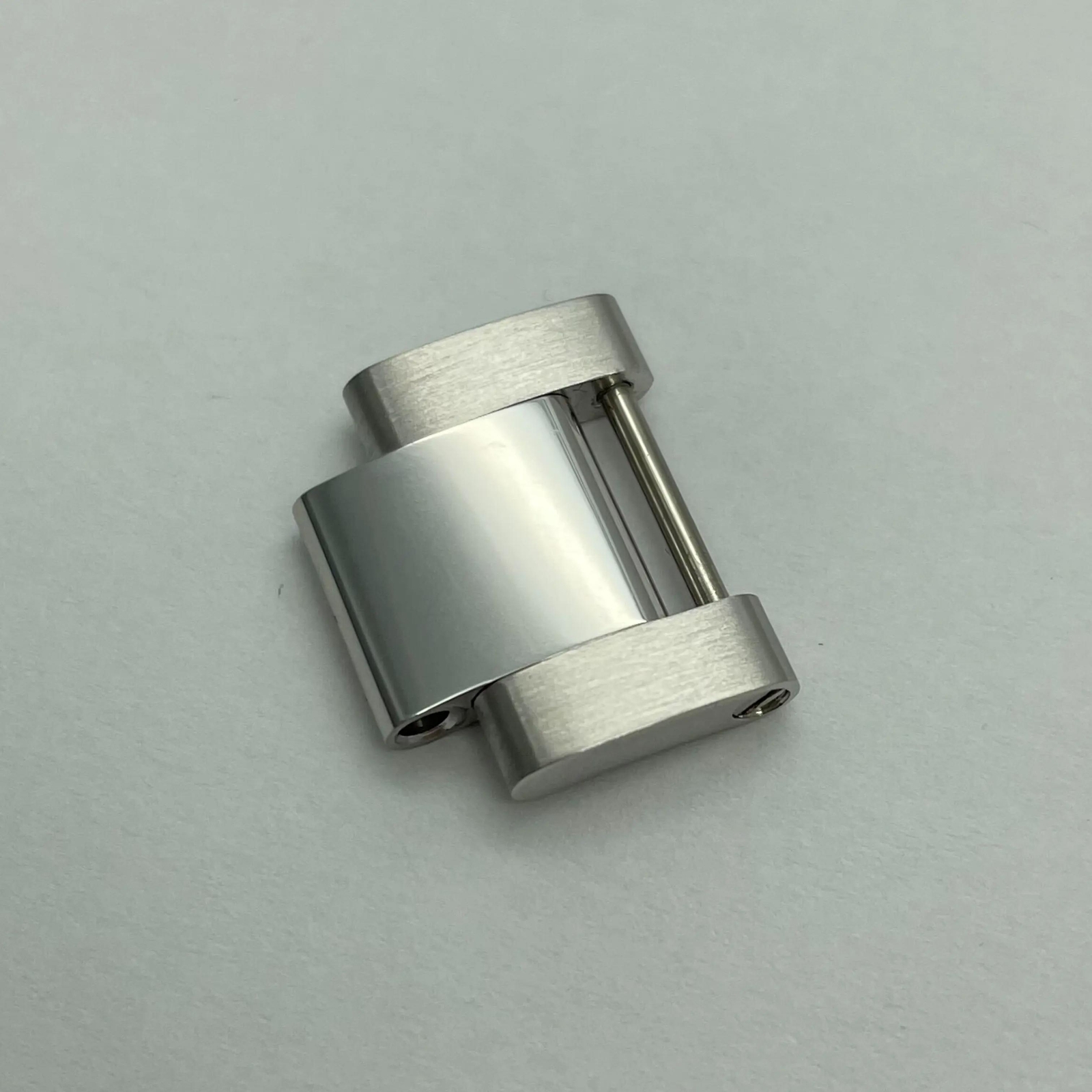 Authentic Rolex 15.5MM Oyster Solid Platinum Link with Pin for Daytona 116506