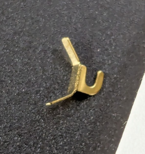 NOS Perrenin Quartz Watch Cal. 6870 Battery Bridle Side Clamp (+) Part X/10394