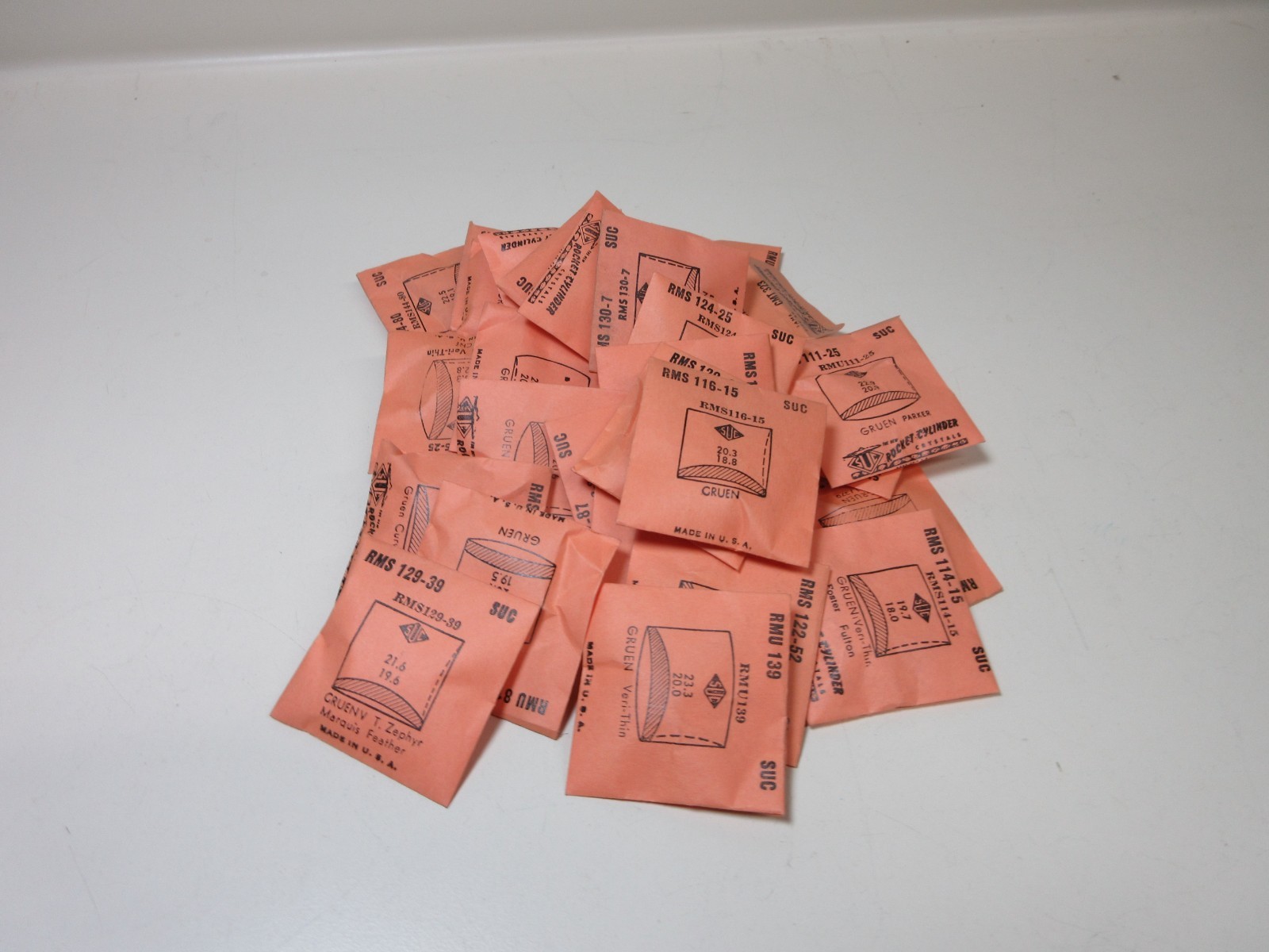 LOT OF SUC FOR GRUEN MENS WATCH CRYSTALS WATCHMAKER REPLACEMENT PARTS #28