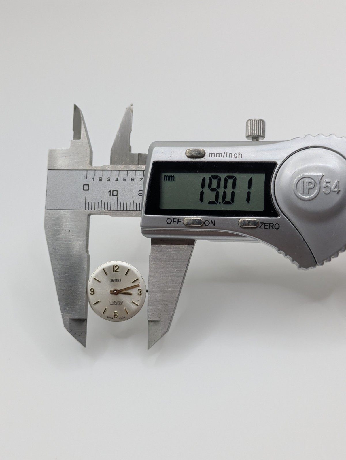 FHF ST 69-21 Smiths Manual Wind Watch Movement Dial Hands 17J 19mm