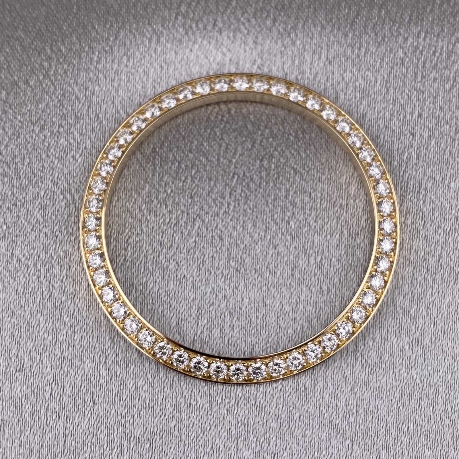 Custom diamond18KYellowGold bezel40-41mmRolex DayDate 2.20CTS. Ref.228238-126333