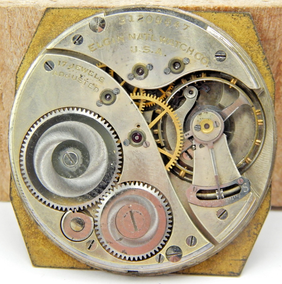Vintage 1928 Elgin 479 12 size 17 jewel adjusted pocket watch movement with dial