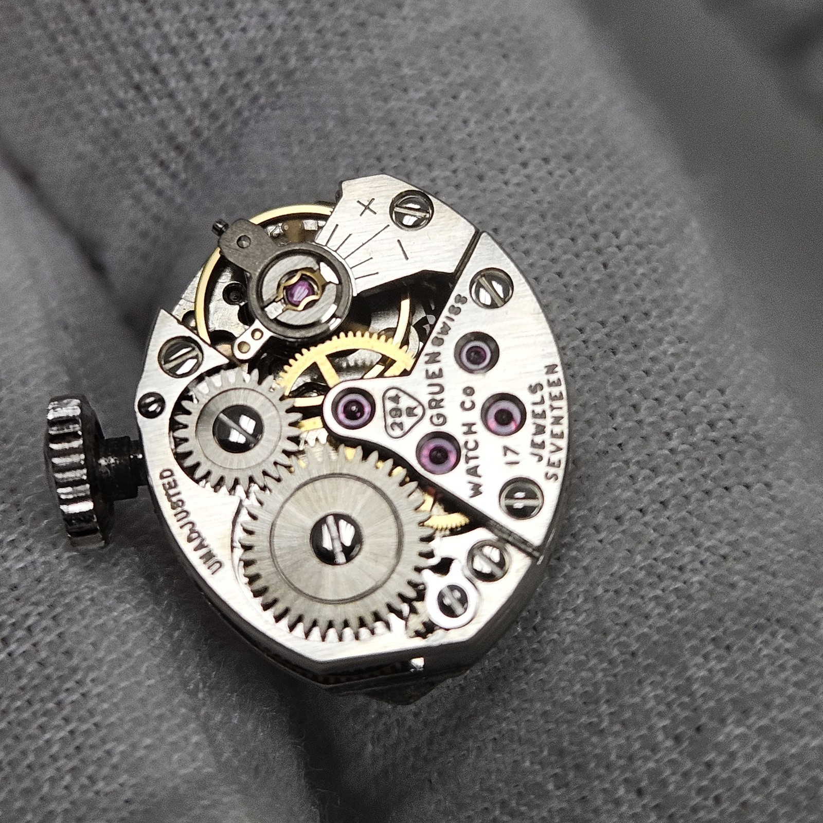 Vintage Gruen Cal 294R 17-Jewel Mechanical Wind-up Movement Swiss Runs