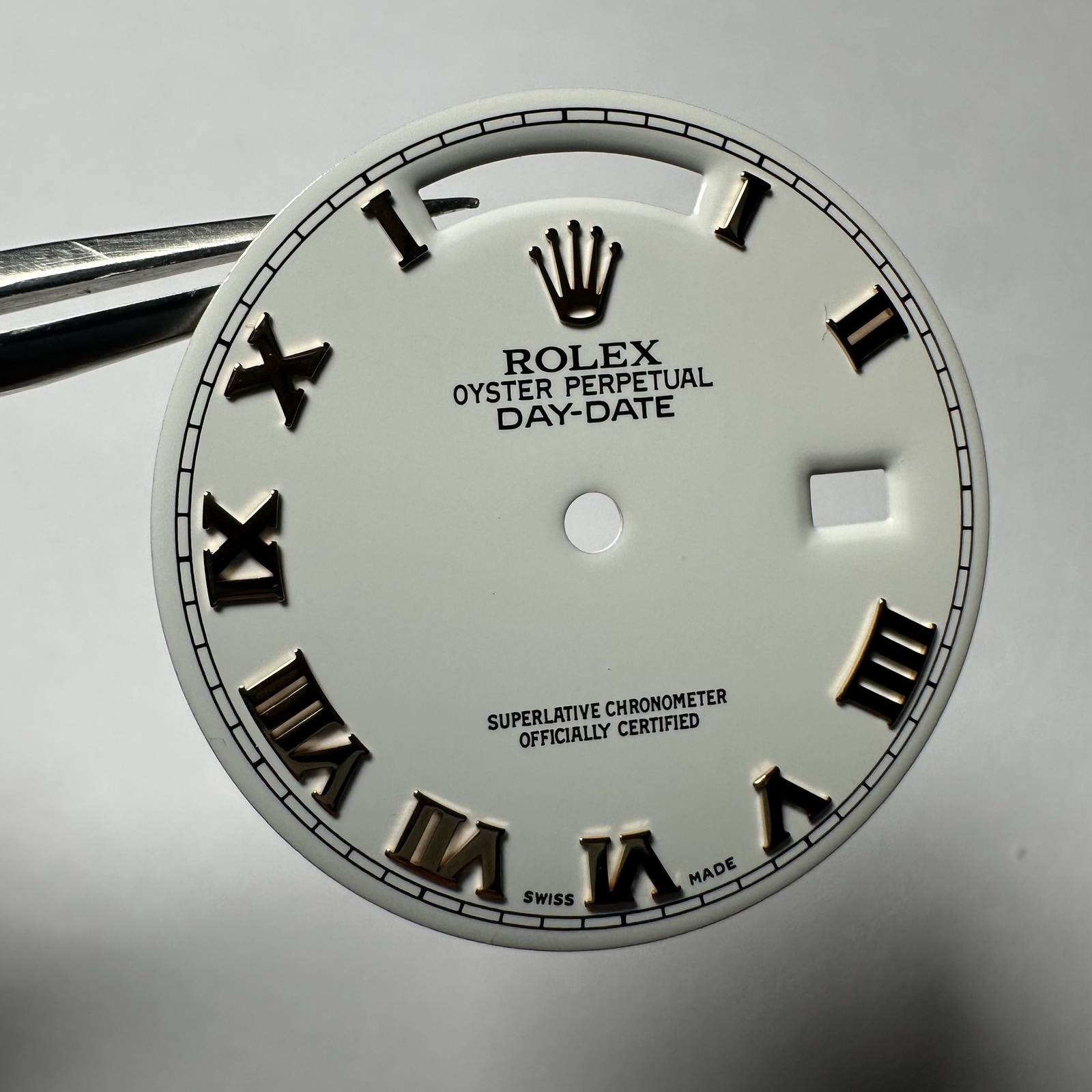 Rolex DayDate Day Date White Roman for Rose Gold 118235 118205