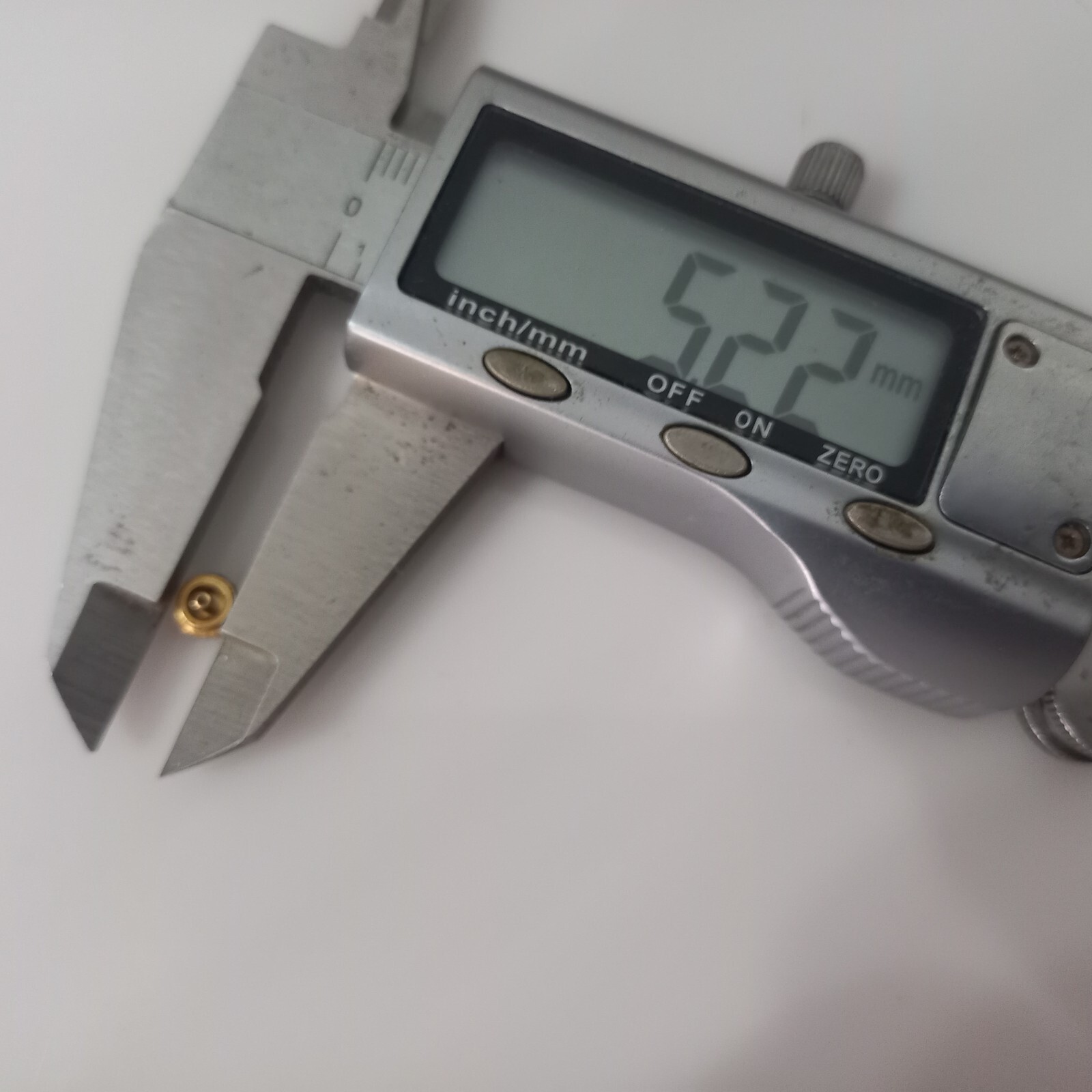 Rare 5.2 mm 18K Bvlgari Crown Stem: 0.9mm Tap 10 Weight: 0.8g