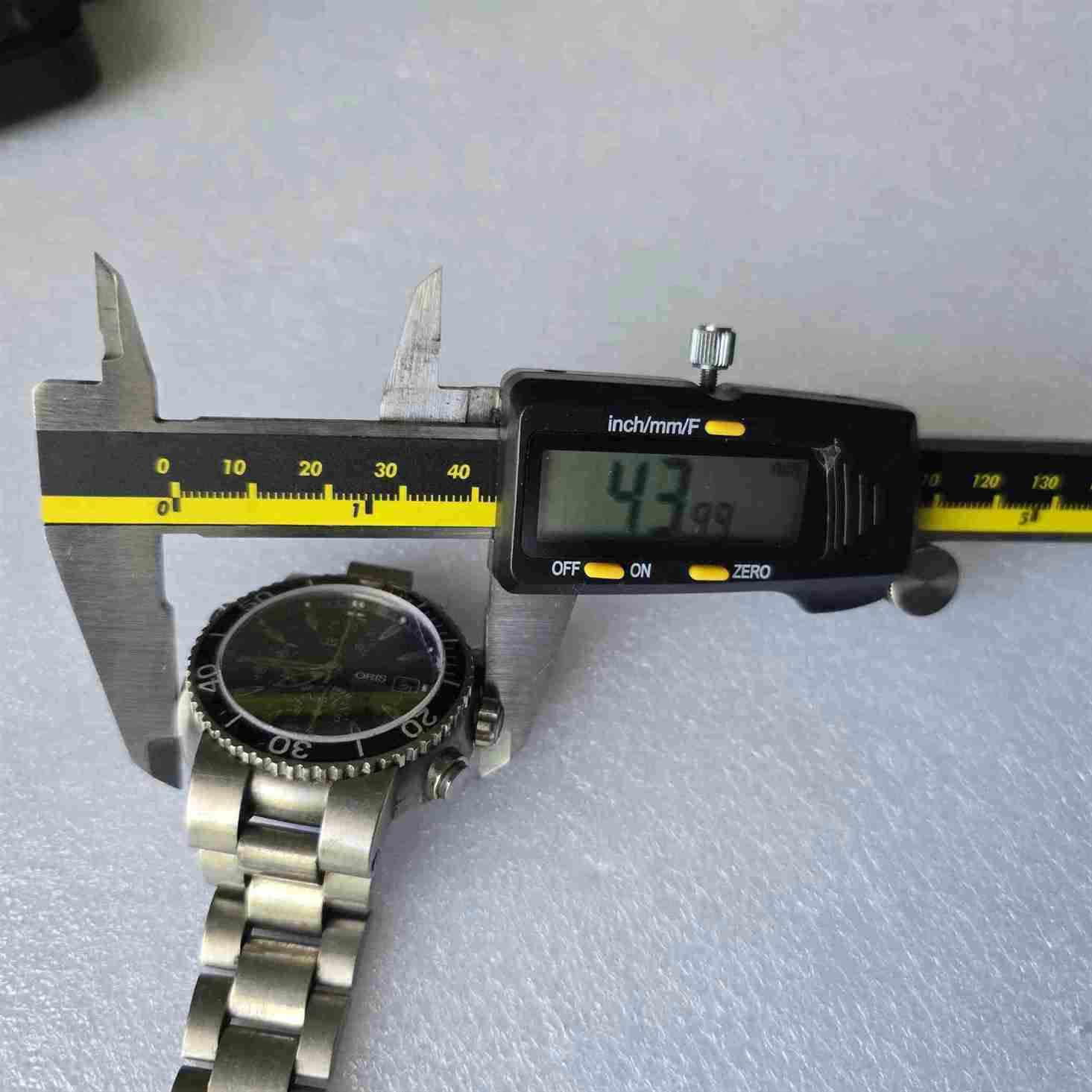 ORIS AQUIS TITAN Chronograph. Ref: 7542. Cal: ETA-7750. For Repairs