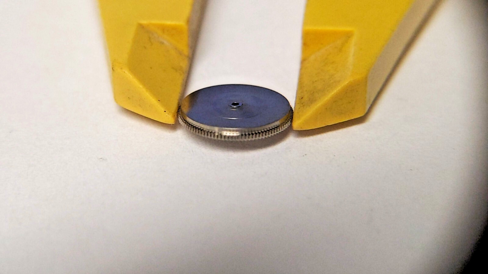 Cartier Barrel and Arbor 9.2mm diameter, arbor height 1.4mm, part 180. calibre u
