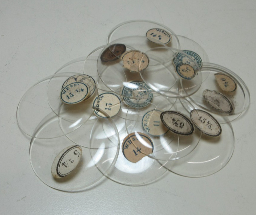 LOT OF ROUND GLASS POCKET WATCH CRYSTALS MEN OR LADIES CRYSTAL NEW OLD STOCK #4
