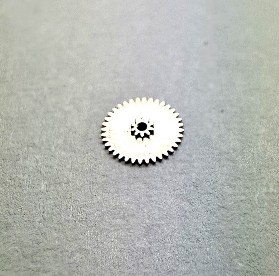 New Genuine Minute Wheel Part #260 For Cartier Quartz Caliber 90, 690