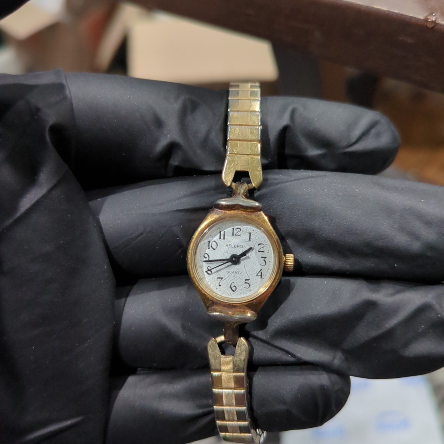 Working VINTAGE Helbros Ladies watch, Quartz, Gold Tone 17mm Fit 6.5″ New Battry