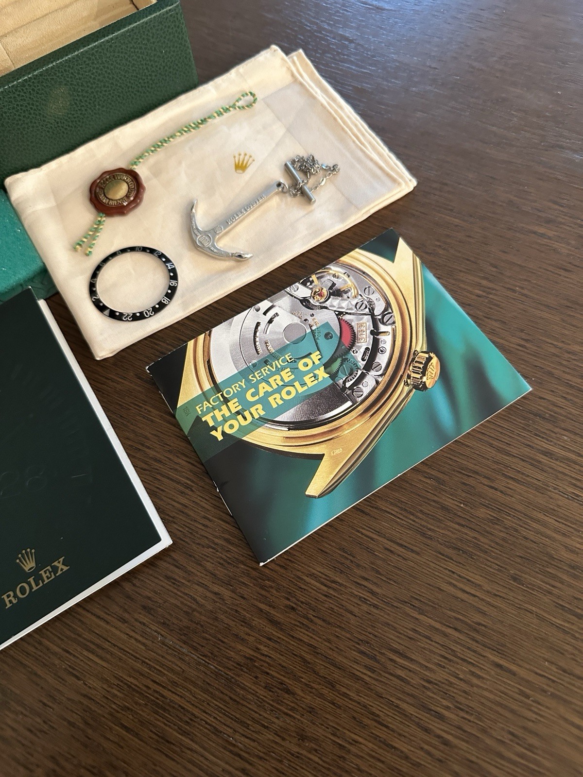 ROLEX – President 18k link -Large box – Bezel insert – Handkerchief – Anchor.