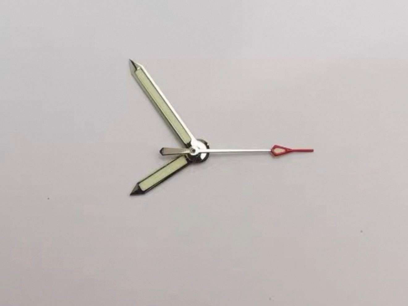 1 Set Silver Red Luminous Watch Hands 9x13x13mm For NH35 NH36