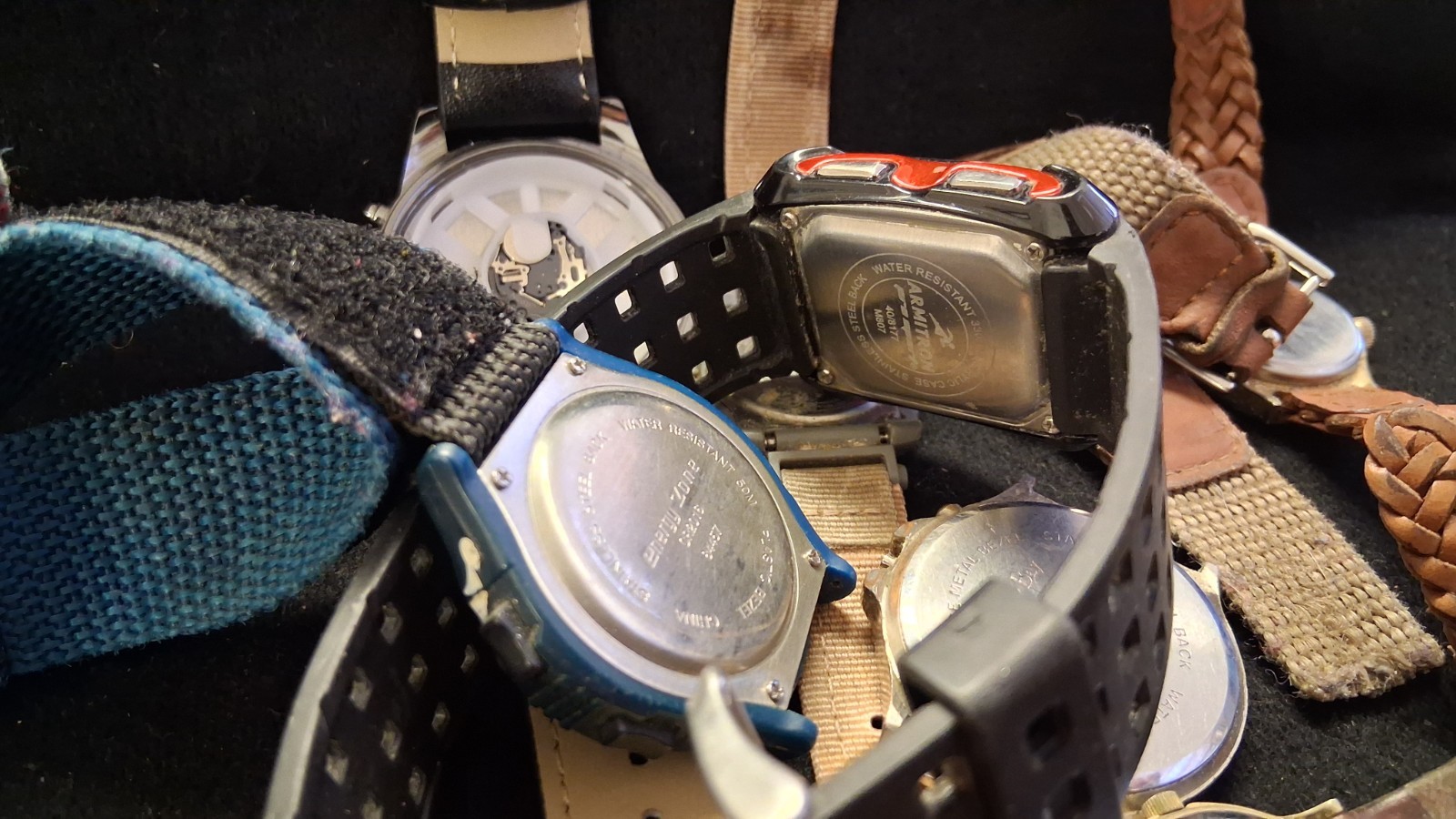 JUNK DRAWER VINTAGE WRISTWATCH LOT MIXED ASSORTMENT TIMEX CARRIAGE CASIO & MORE