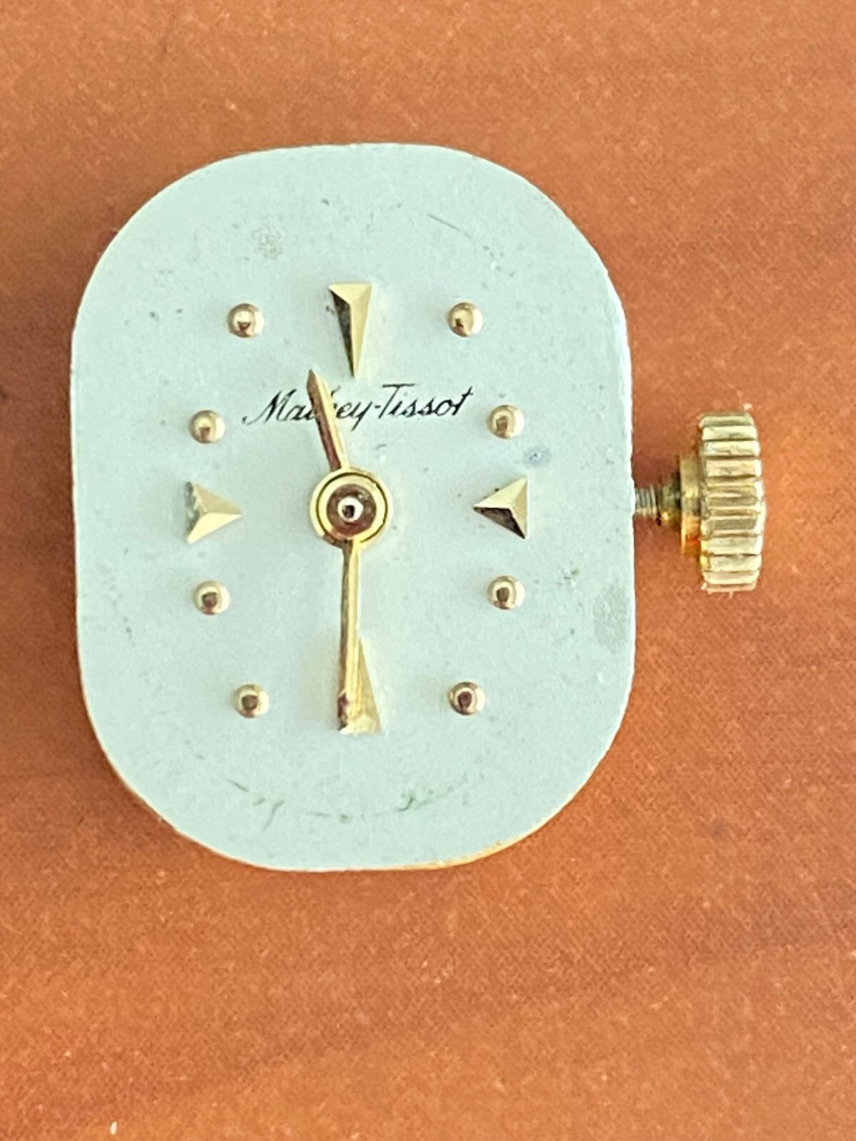 VINTAGE LADIES MATHEY-TISSOT WRIST WATCH MOVEMENT, CA. 401, KEEPING TIME, 17 J