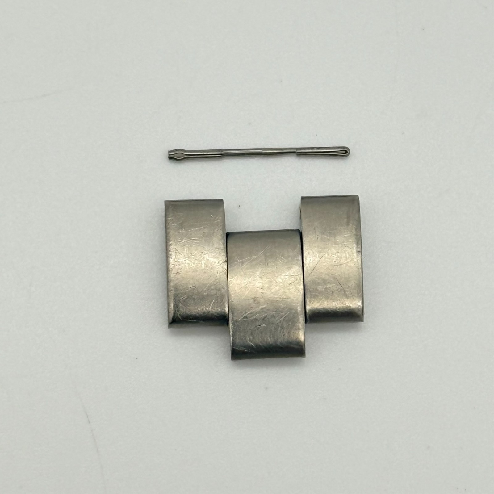 SEIKO Men’s Authentic Titanium Watch Band Link 18mm w/Pin for 8F32-0049