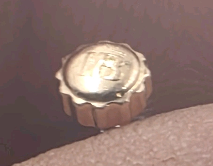 Original Gold Crown for a Blancpain Villeret Ultra Slim Ref. 4053-3642.